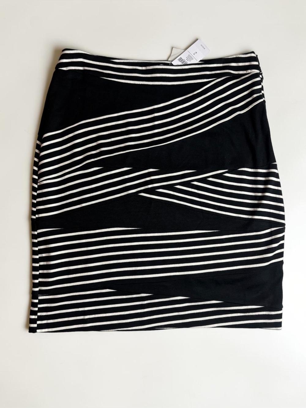 NWT Chicos So Slimming Asymmetric Striped Skirt Black Ecru Size 2 / L Lined